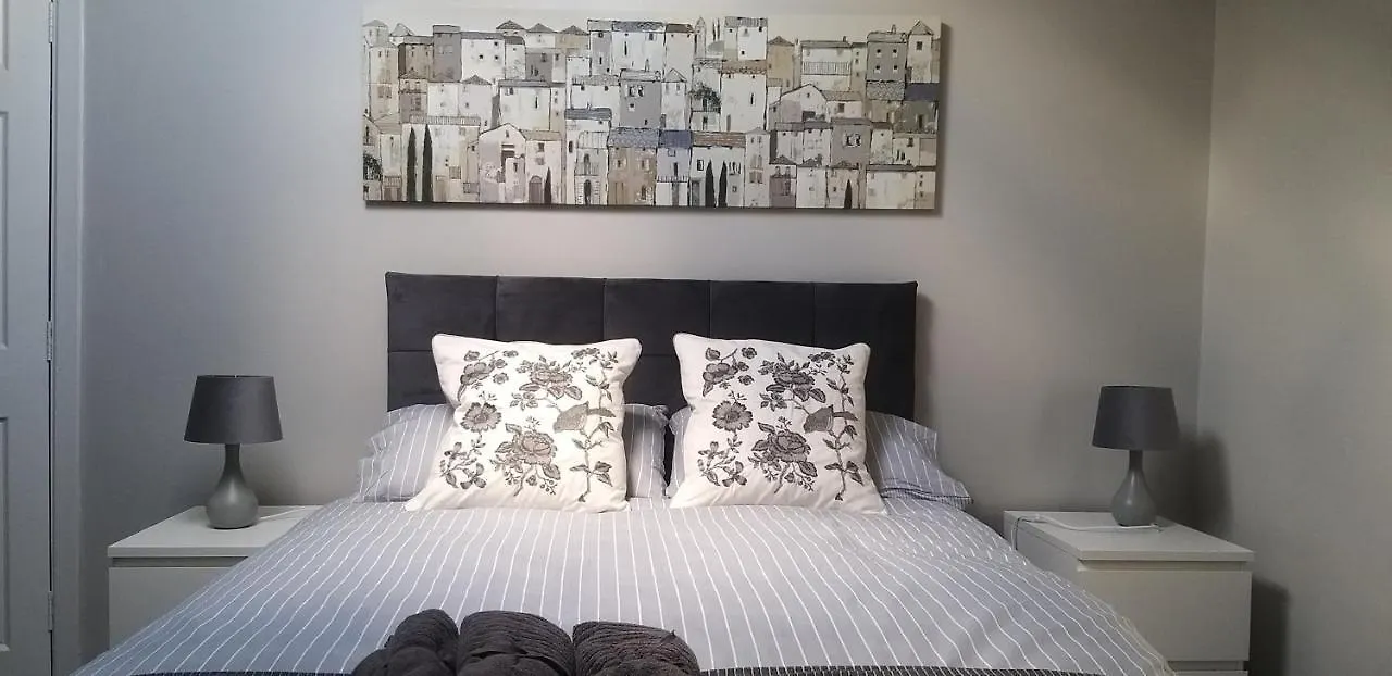 St. James Street Townhouse Μπέλφαστ Δωμάτια σε οικογενειακή κατοικία